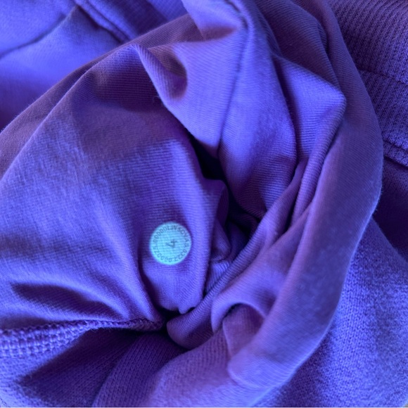 Lululemon scuba joggers size 4 purple in colour in great condition - Picture 5 of 7
